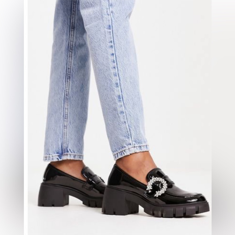 Steve Madden Hailey Buckle Shoe in Black Size 9